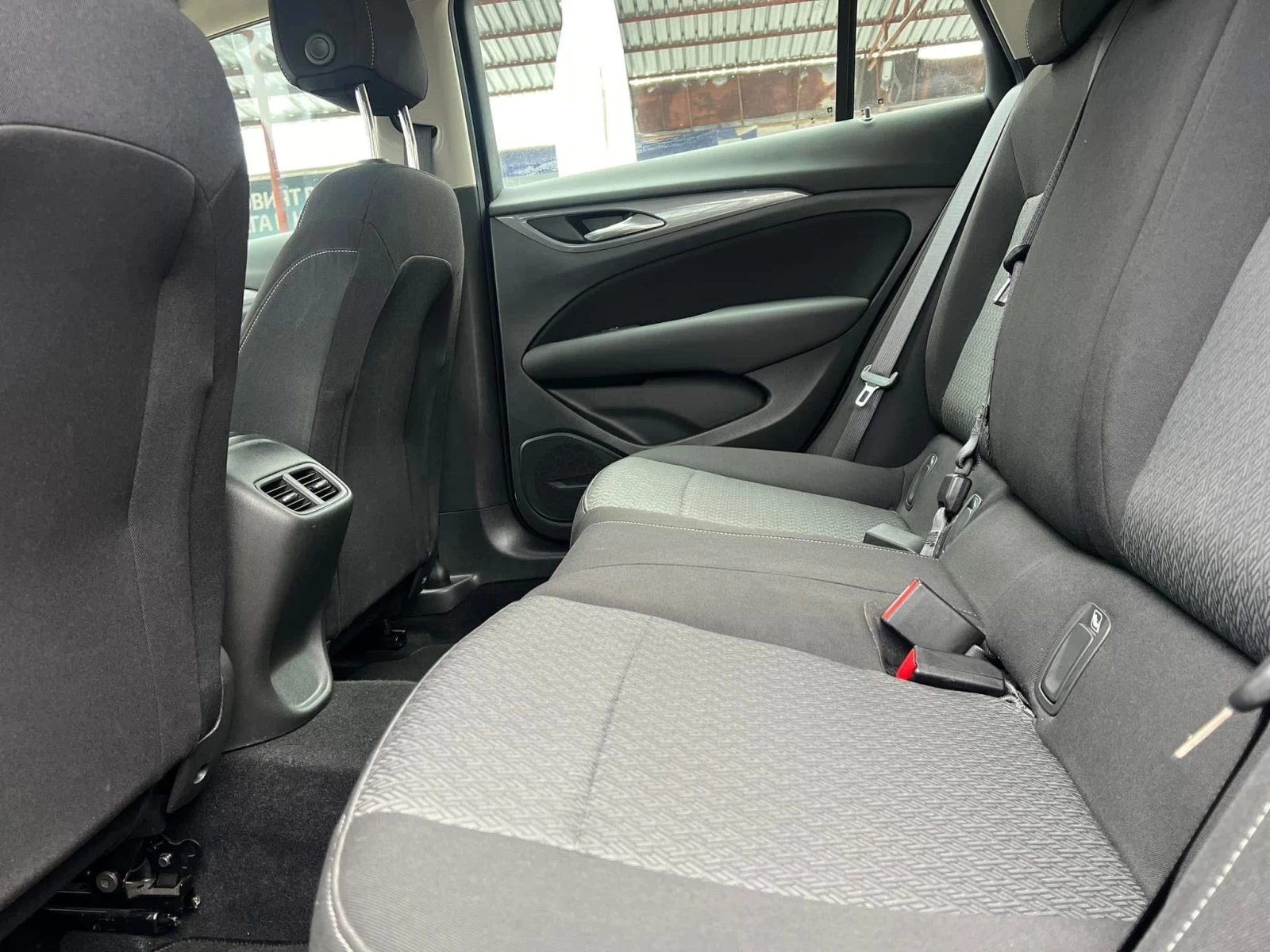 Opel Insignia 1.6 CDTI 136ps. СОБСТВЕН ЛИЗИНГ / БАРТЕР - изображение 9