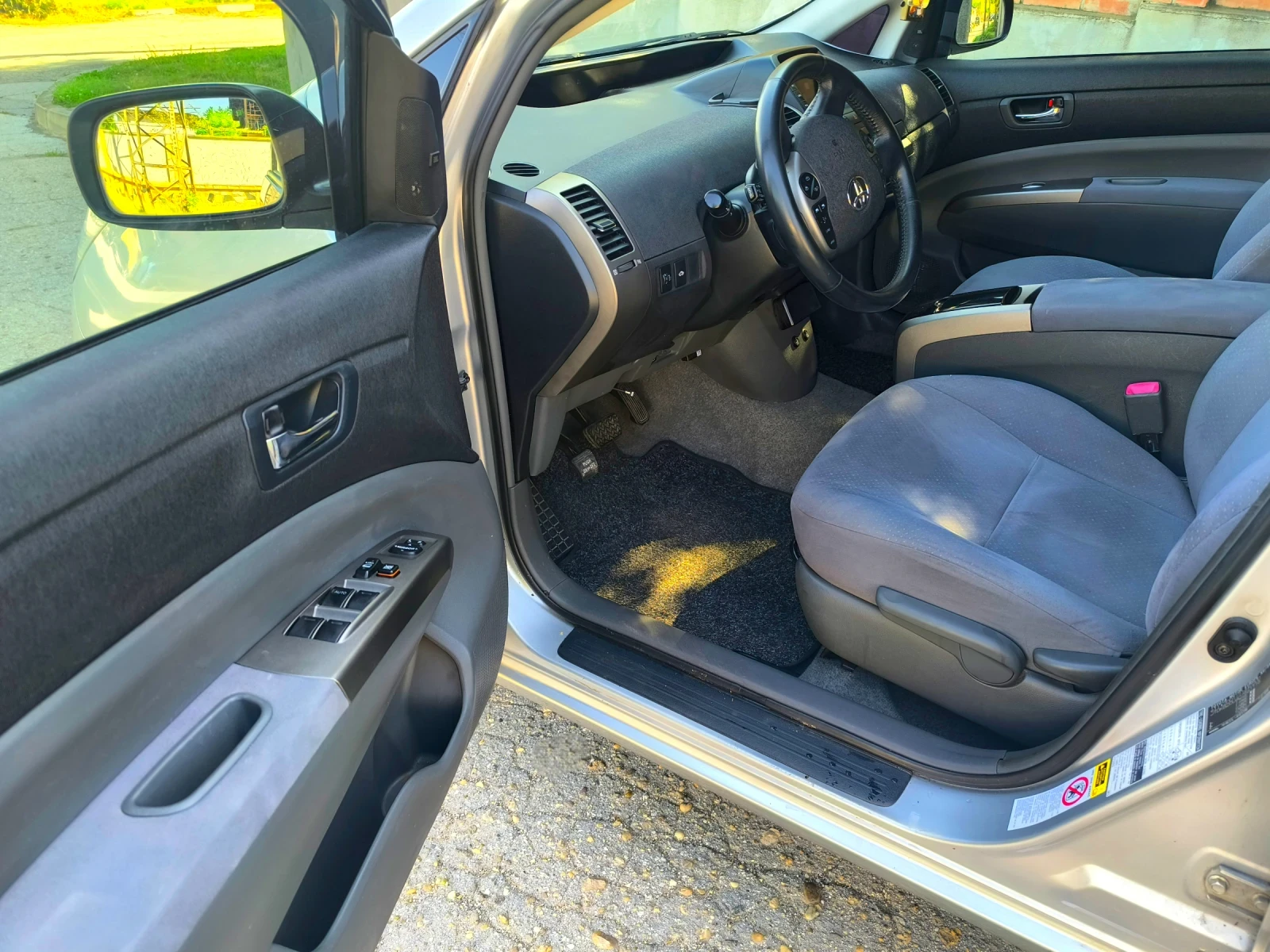 Toyota Prius Sol , много запазенс, малкия данък - изображение 6
