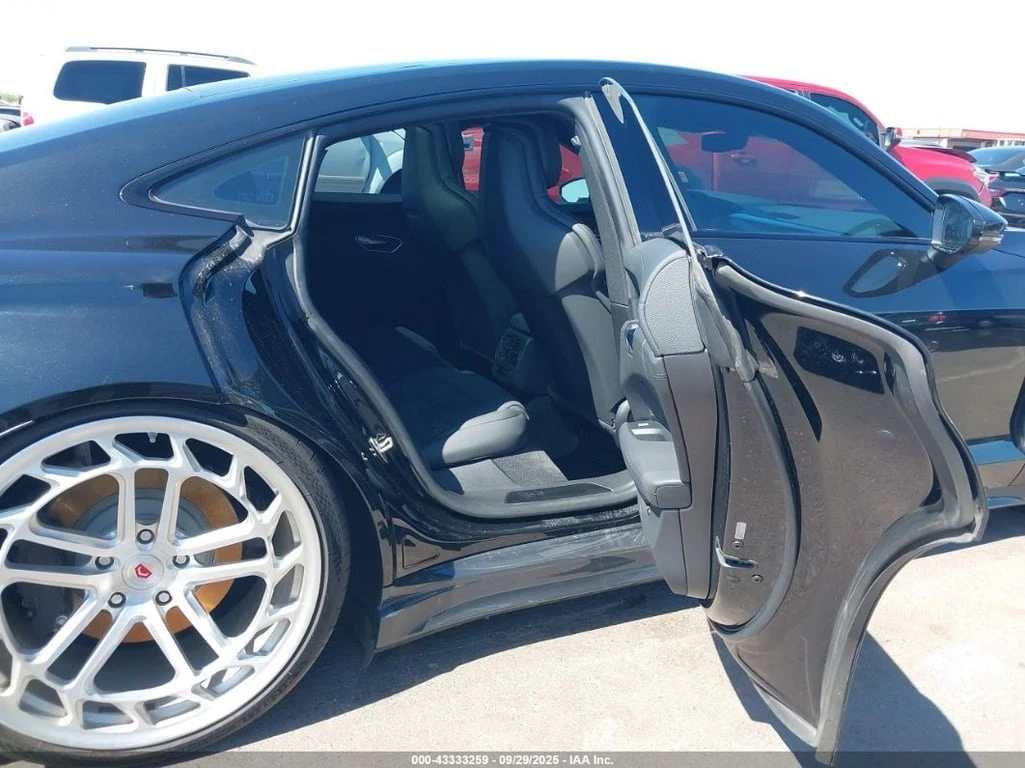 Audi E-Tron GT * PREMIUM PLUS QUATTRO * CARFAX * БЕЗ ПЪРВОНАЧАЛНА - изображение 8