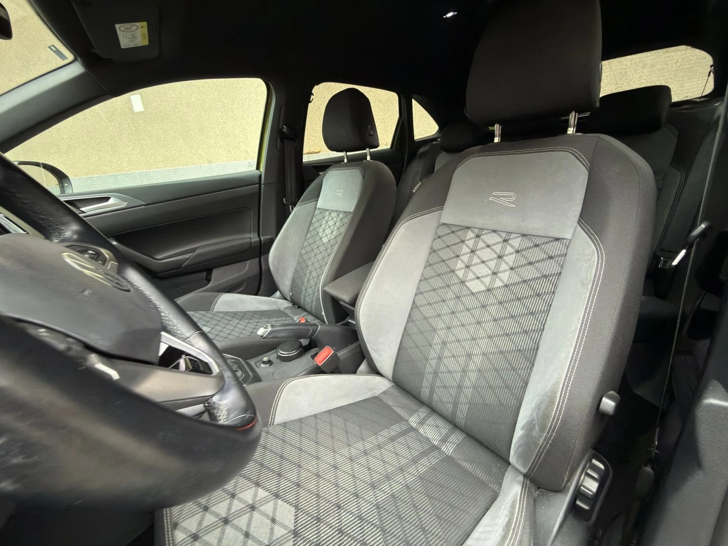 VW Taigo R-Line 1.5 TSI OPF DSG - изображение 7