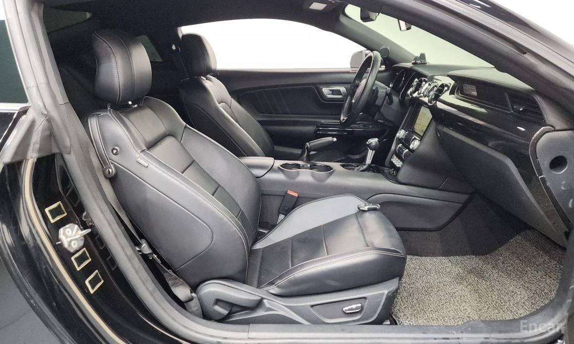 Ford Mustang, снимка 11 - Автомобили и джипове - 54064285