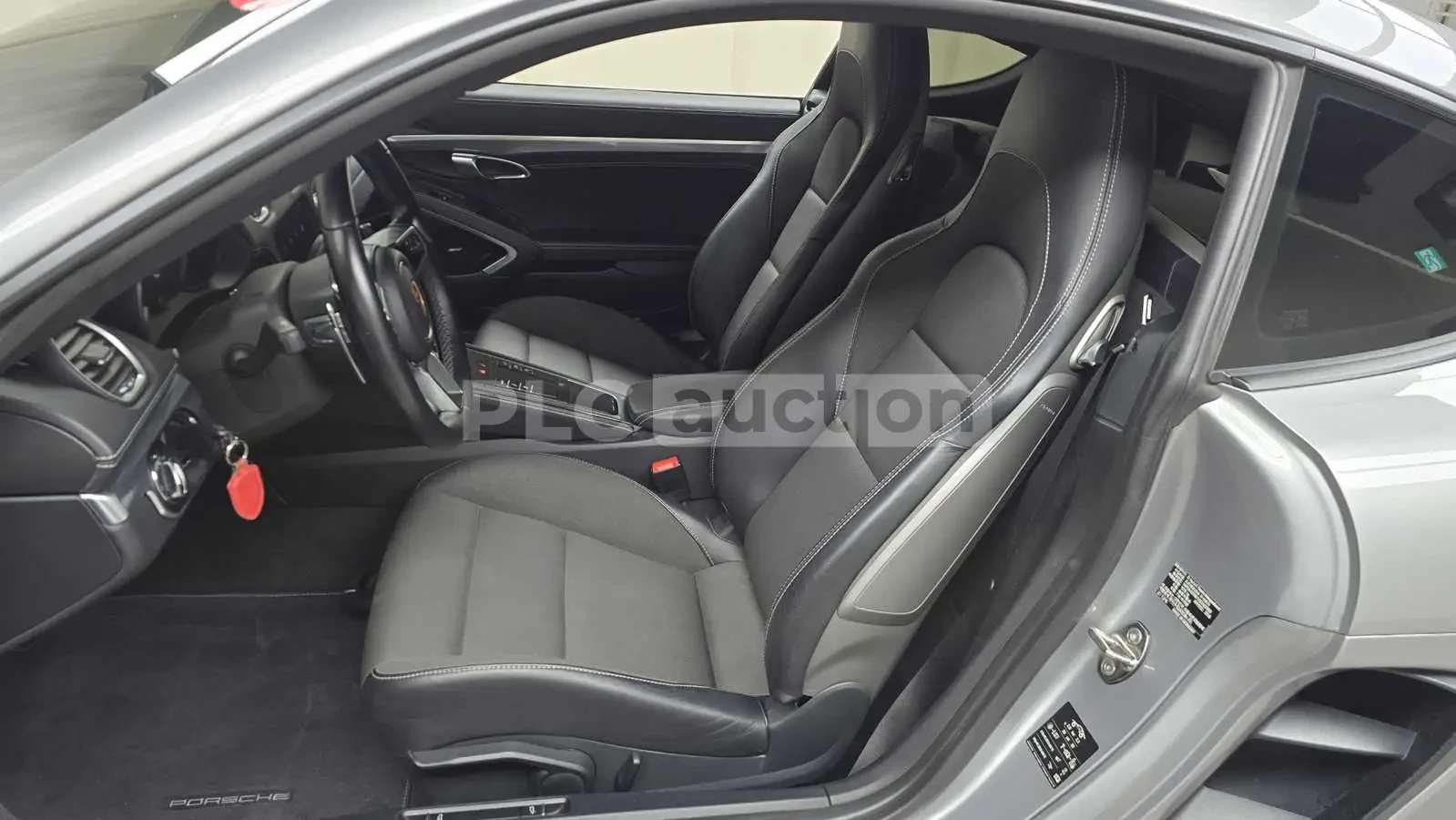 Porsche Cayman 2.0 ТУРБО/ПОДГРЕВ/КАМЕРА/ОТ 560 ЕВРО НА МЕСЕЦ, снимка 6 - Автомобили и джипове - 54090105