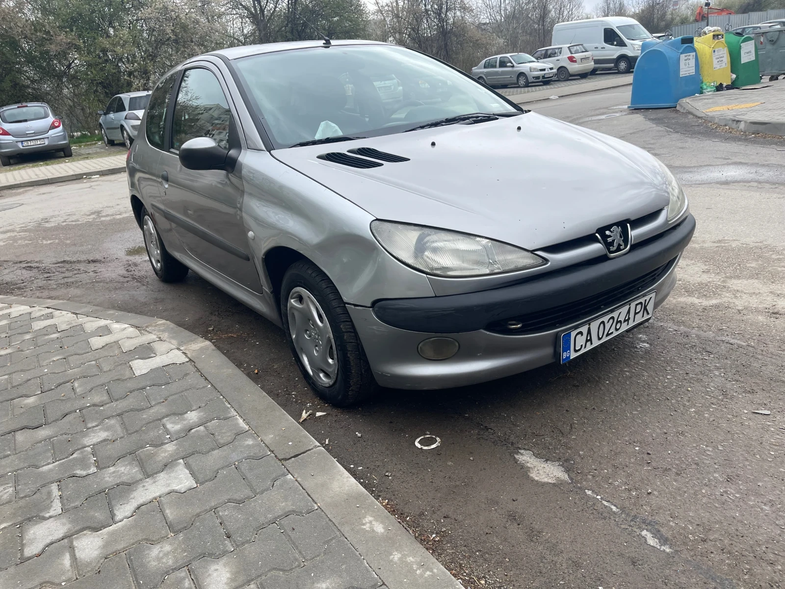 Peugeot 206 1.4 нови гуми и акумулатор , снимка 4 - Автомобили и джипове - 54164669