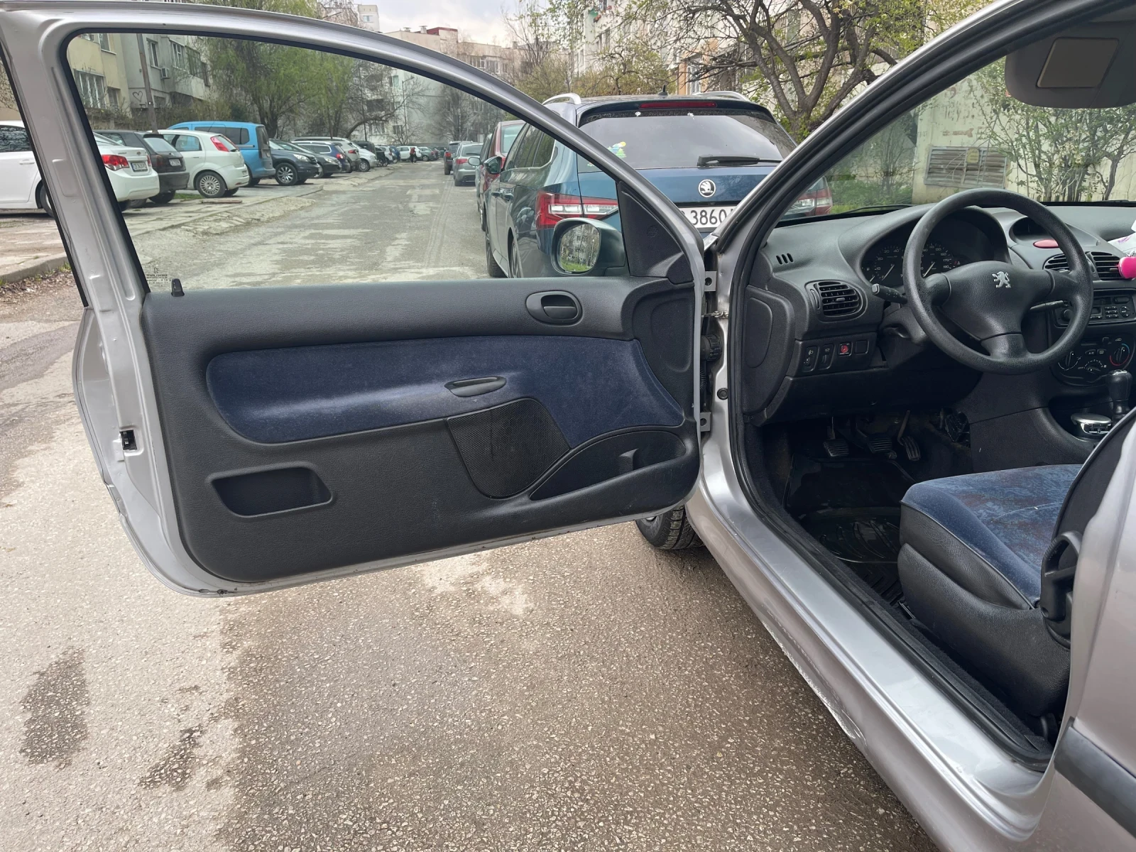 Peugeot 206 1.4 нови гуми и акумулатор , снимка 9 - Автомобили и джипове - 54164669