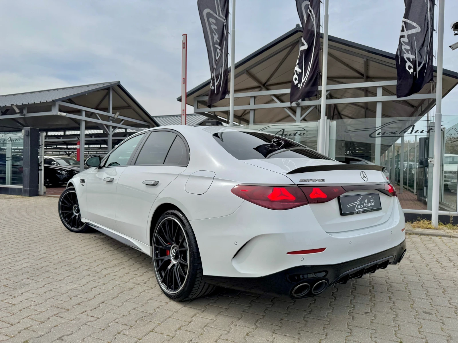 Mercedes-Benz E 53 AMG DESIGNO#DIGITAL#HYPER#PANORAMA#CARBON#360* CAM | Mobile.bg � ����������� 4