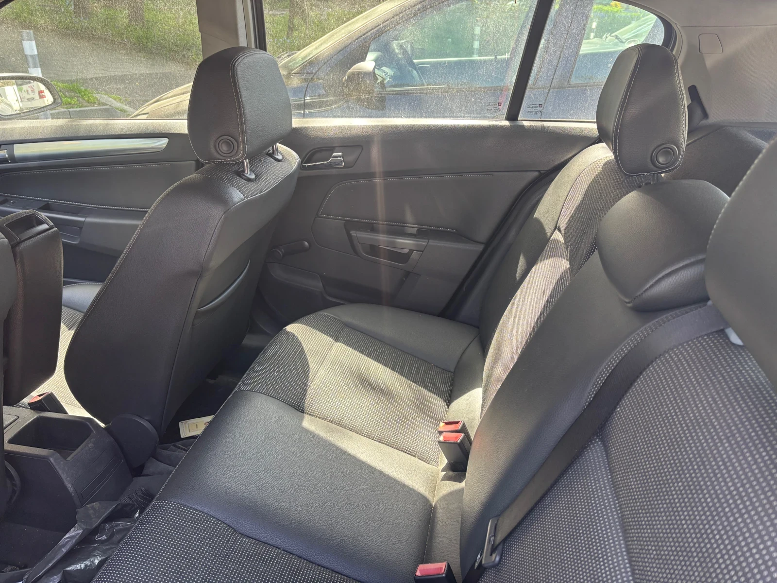 Opel Astra 1.6, снимка 11 - Автомобили и джипове - 54233180