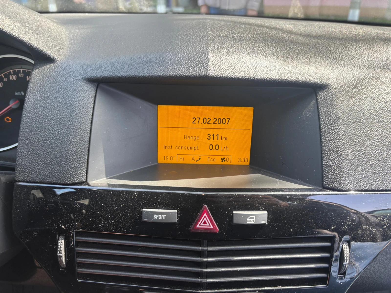 Opel Astra 1.6, снимка 15 - Автомобили и джипове - 54233180