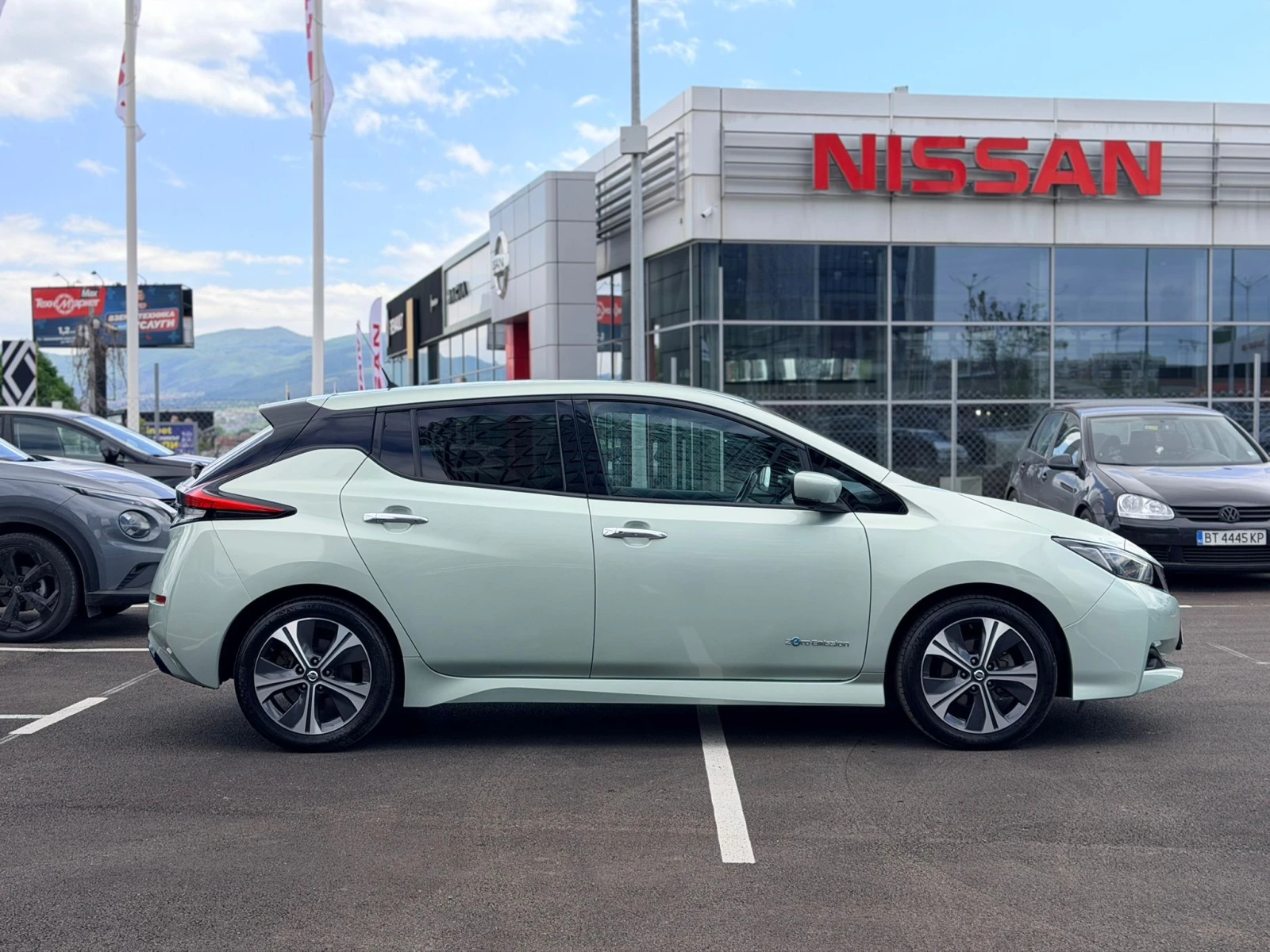 Nissan Leaf  Лизинг през Уникредит по230 евро, снимка 8 - Автомобили и джипове - 54293380