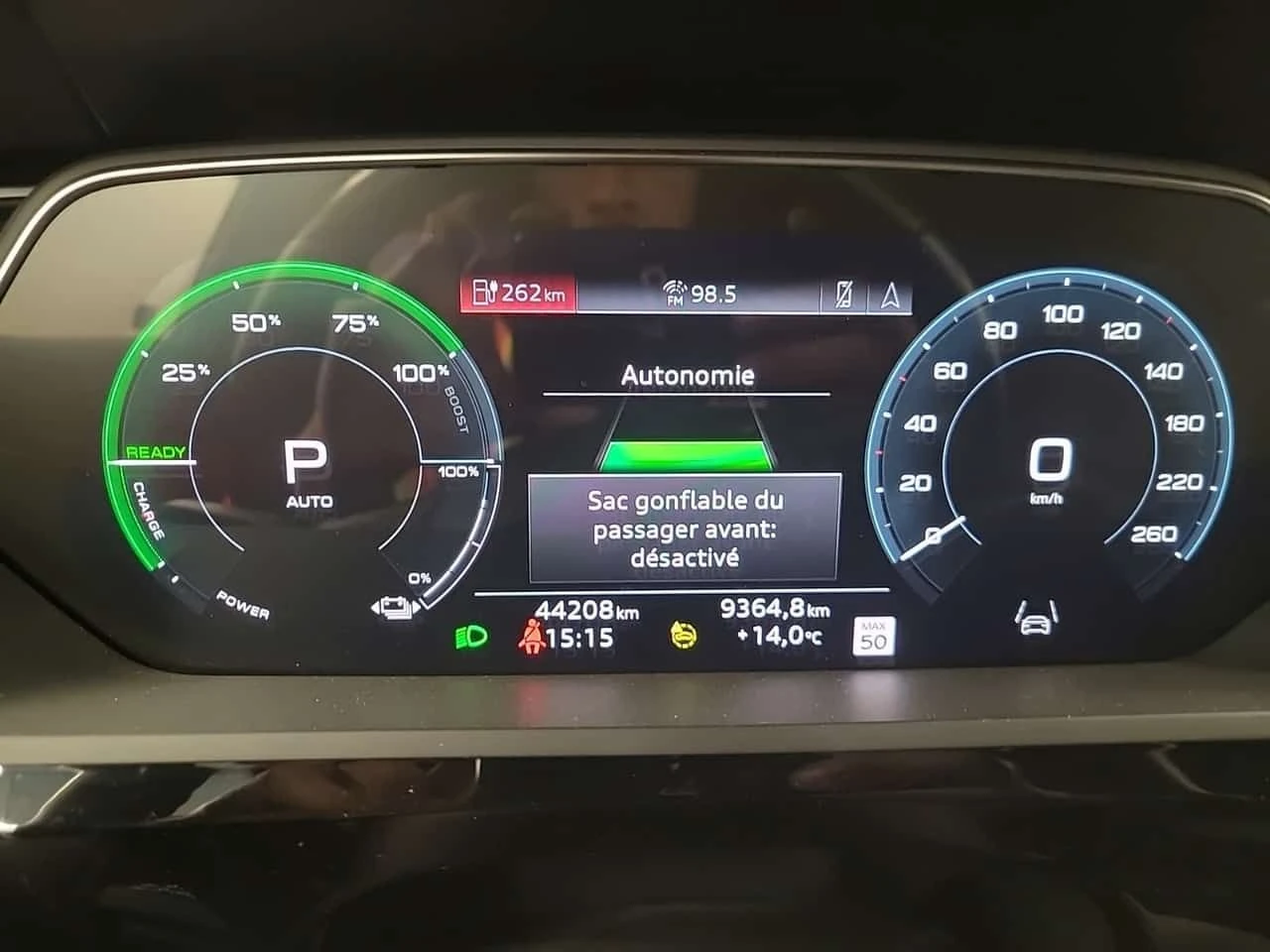 Audi E-Tron TECHNIK| 360| HUD| PANO| ОБДУХВАНЕ| , снимка 12 - Автомобили и джипове - 54457179