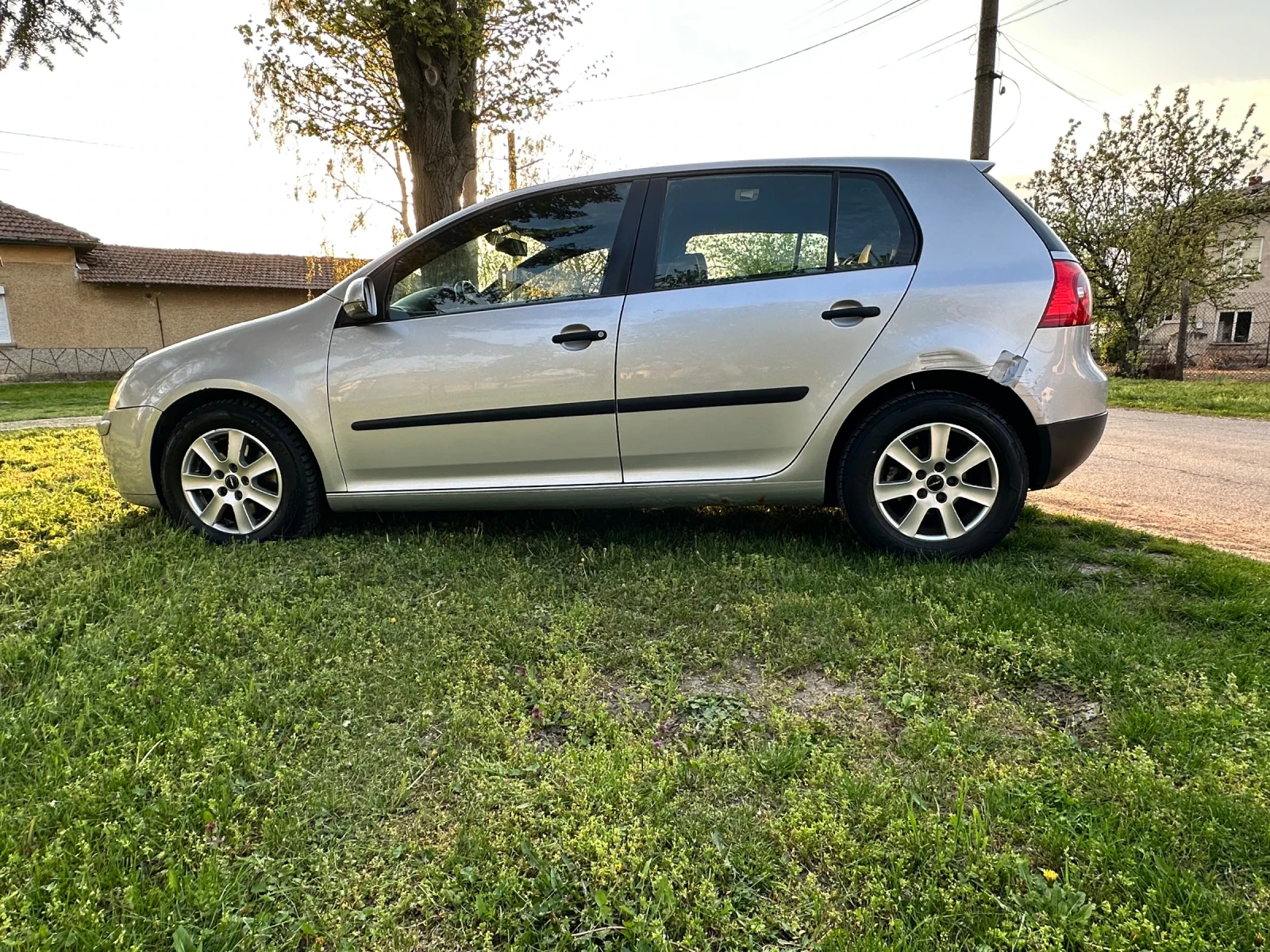 VW Golf Голф 5 1.9 тди 105 коня, снимка 6 - Автомобили и джипове - 54700069