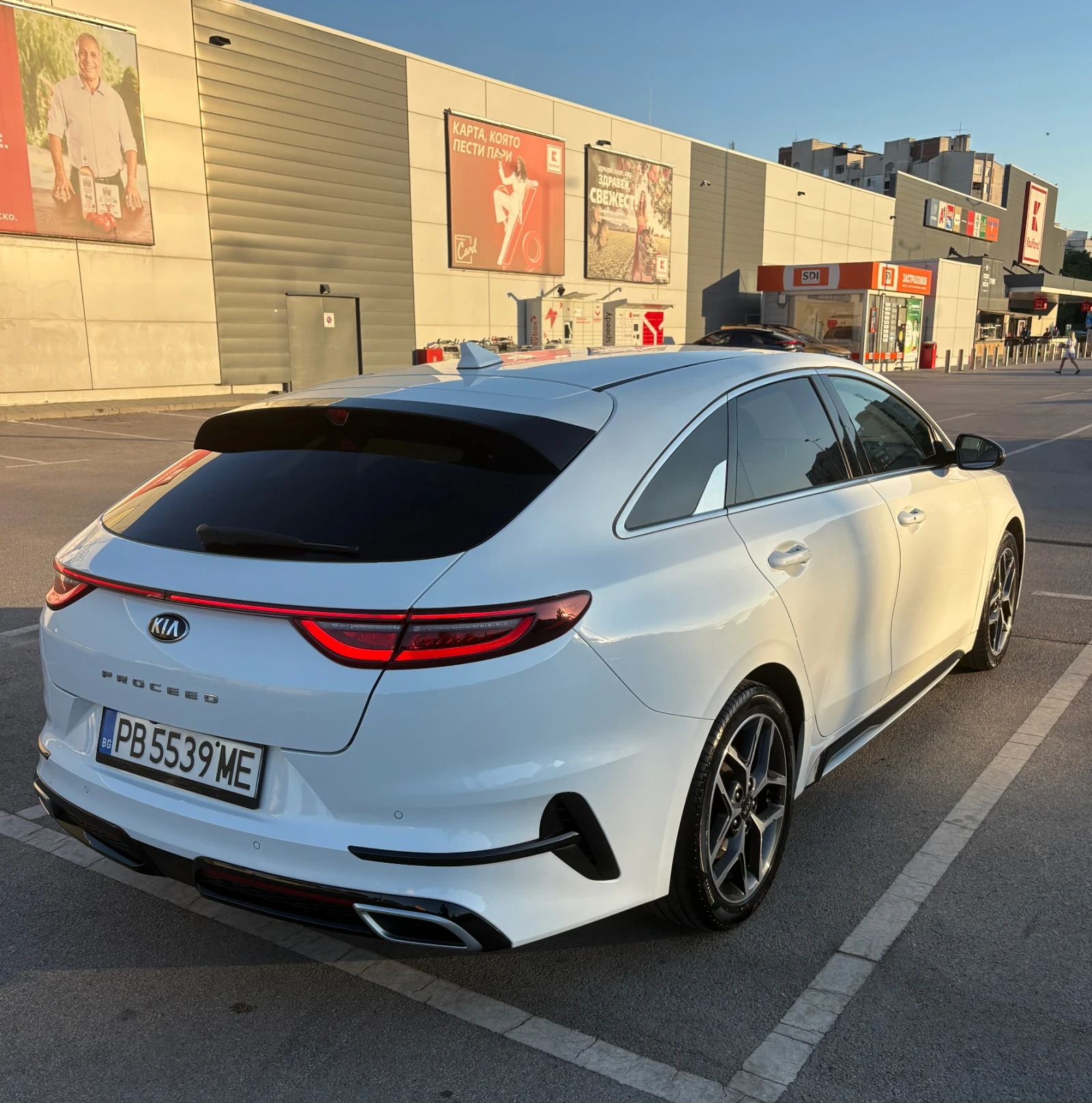Kia Pro ceed 1.4 T-GDI JBL, снимка 4 - Автомобили и джипове - 54865440