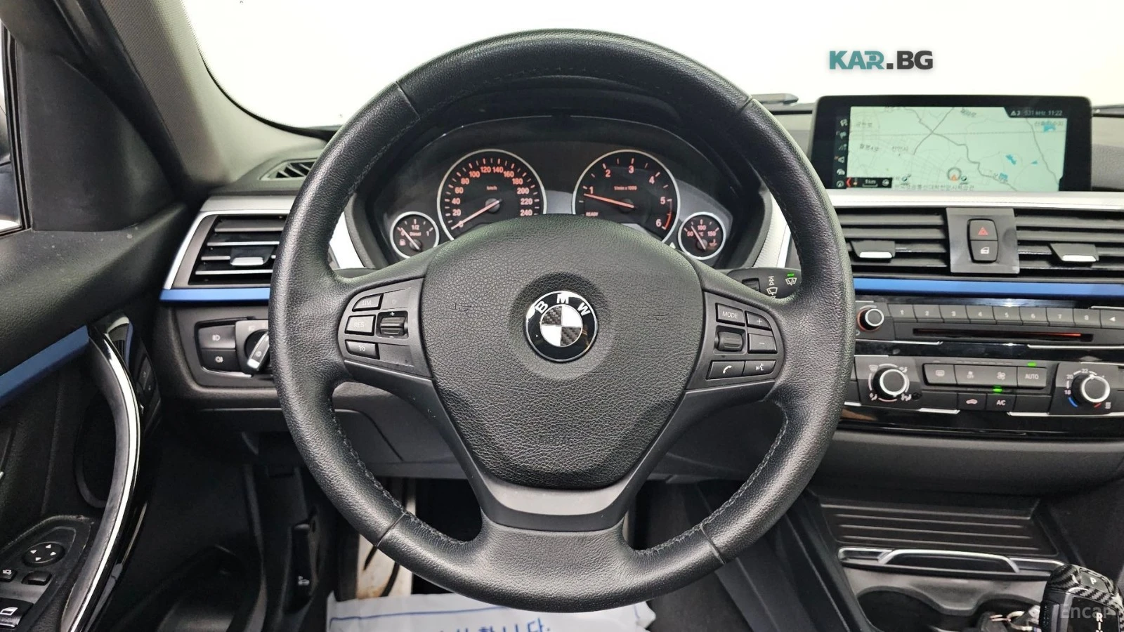 BMW 320 ED EDITION* КОЖА* НАВИ* ПАНО* ОБДУХВ, снимка 13 - Автомобили и джипове - 55037815
