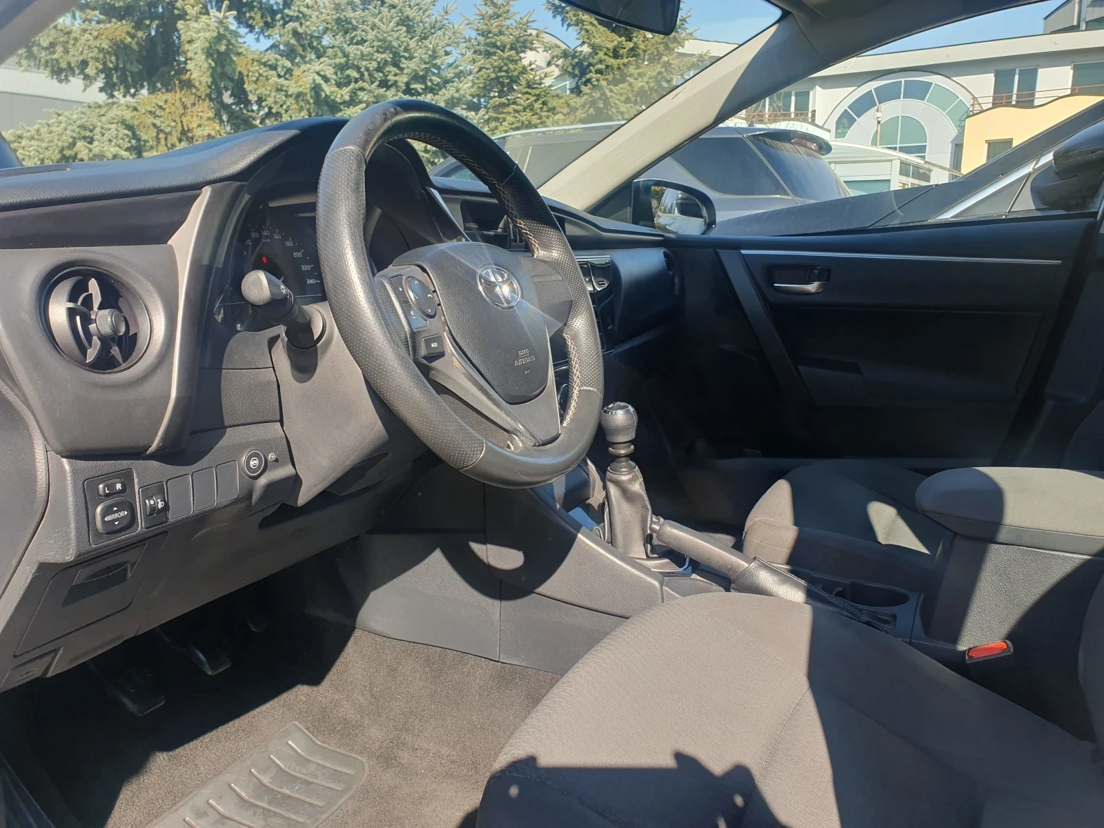 Toyota Corolla nmtbt3je30r040418, снимка 6 - Автомобили и джипове - 55134641