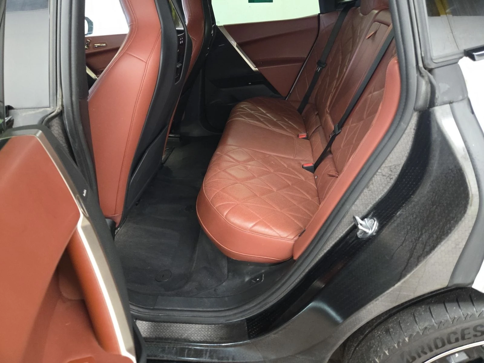BMW iX M-pkg| Distronic| H/K| Soft-Close| HUD| Massage, снимка 15 - Автомобили и джипове - 55232688