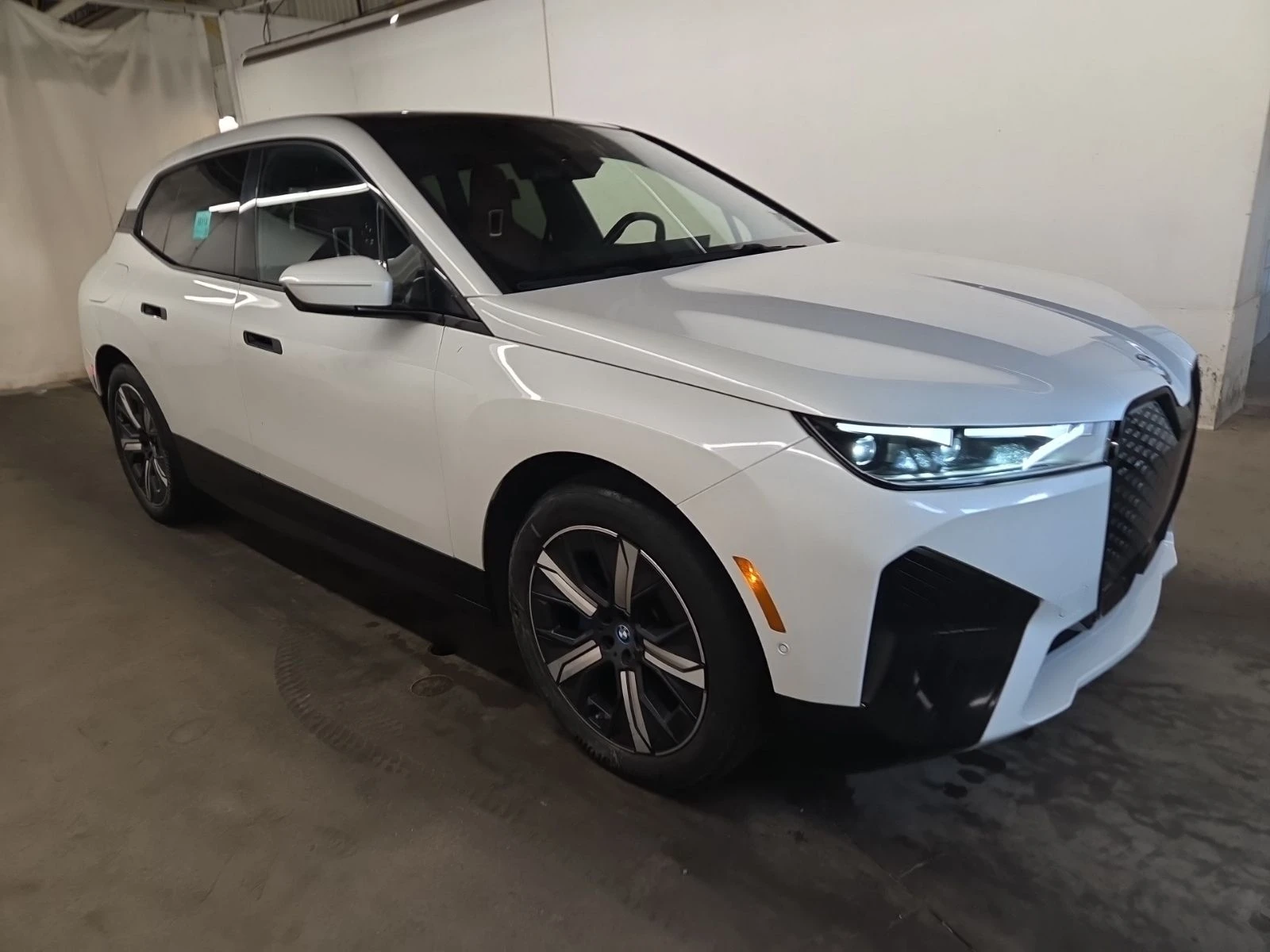 BMW iX M-pkg| Distronic| H/K| Soft-Close| HUD| Massage