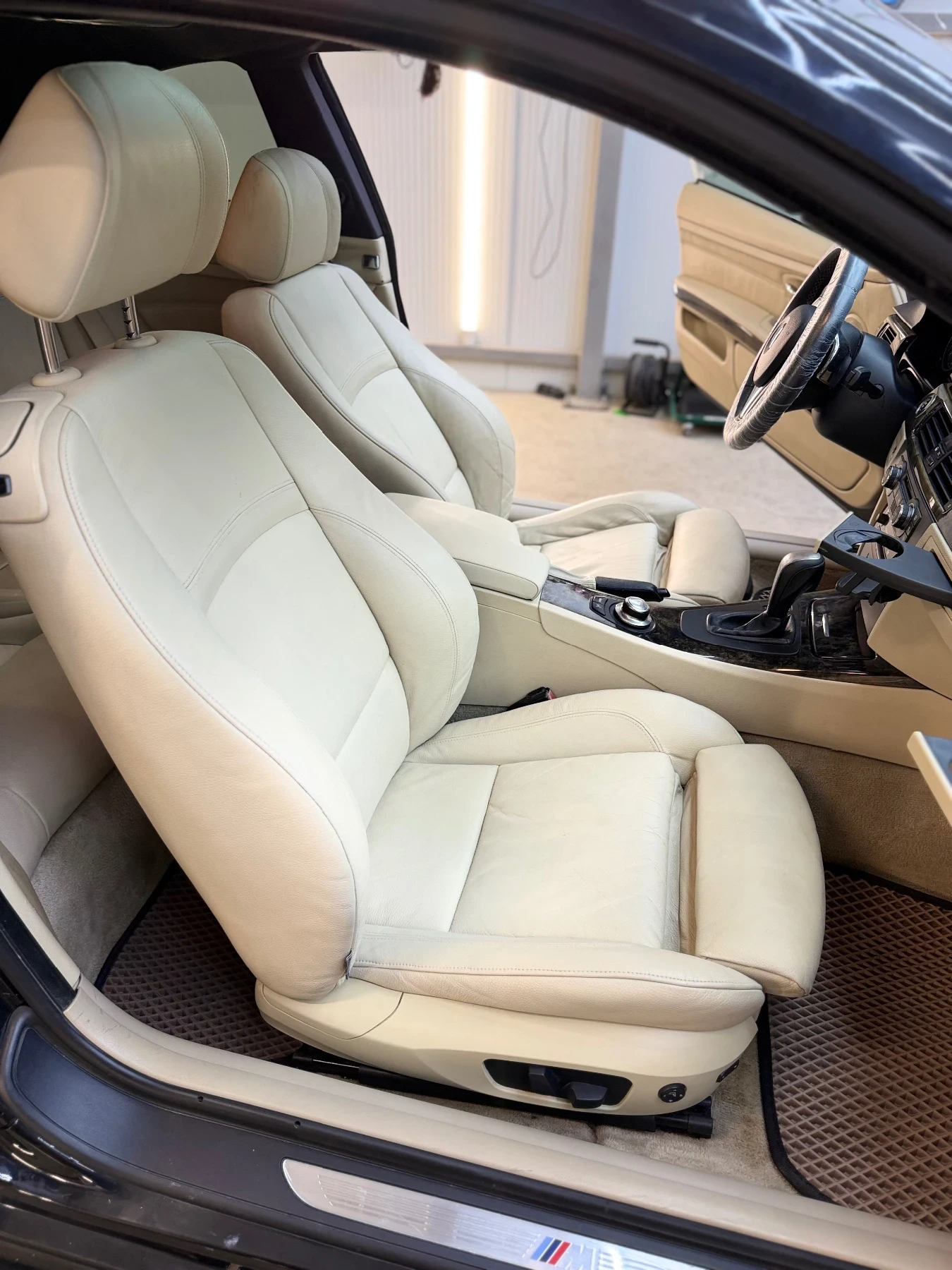 BMW 330, снимка 15 - Автомобили и джипове - 55545841