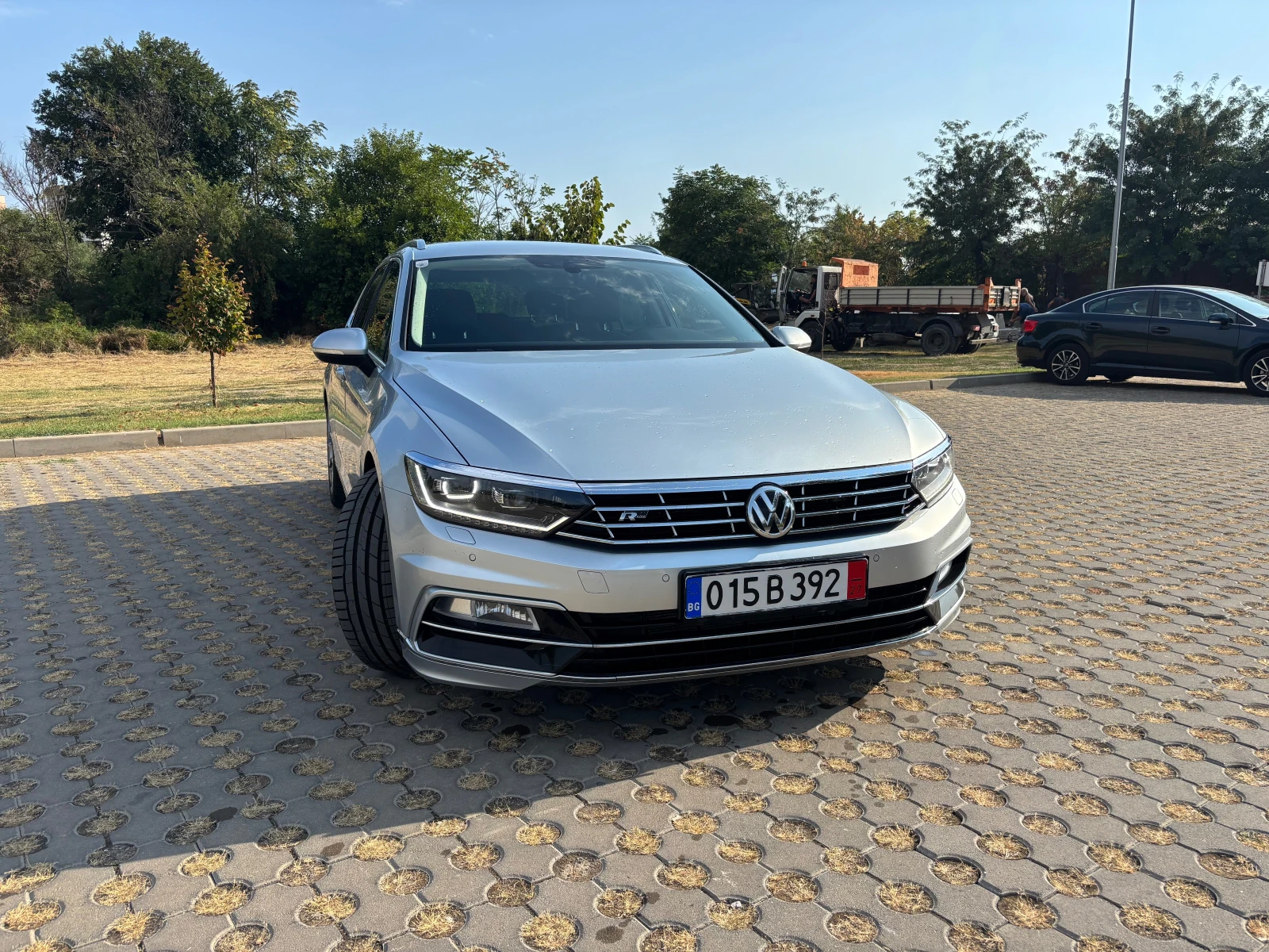 VW Passat R-line, снимка 2 - Автомобили и джипове - 55910523