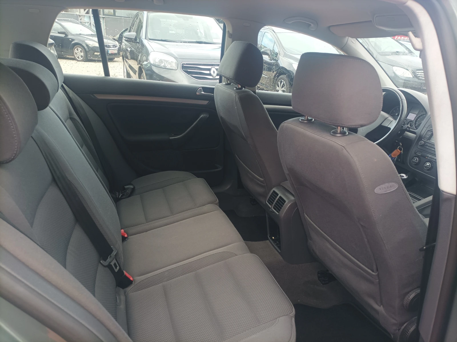 VW Golf 1.6 - 116 KC/ ЛИЗИНГ , снимка 9 - Автомобили и джипове - 56535569