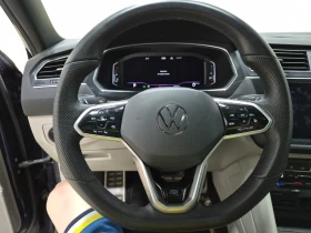 VW Tiguan HIGHLINE R-LINE/AWD/Pano/Camera/2 Комплекта джанти, снимка 12
