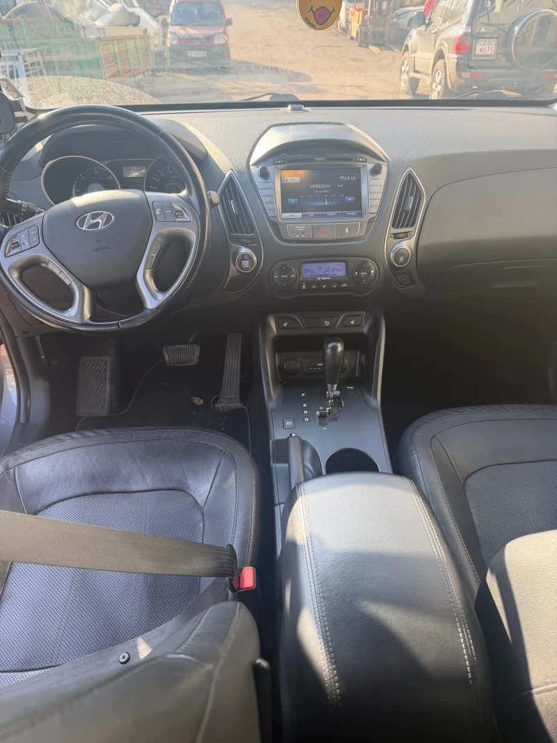 Hyundai IX35 2.0 CRDI, снимка 7 - Автомобили и джипове - 52847796