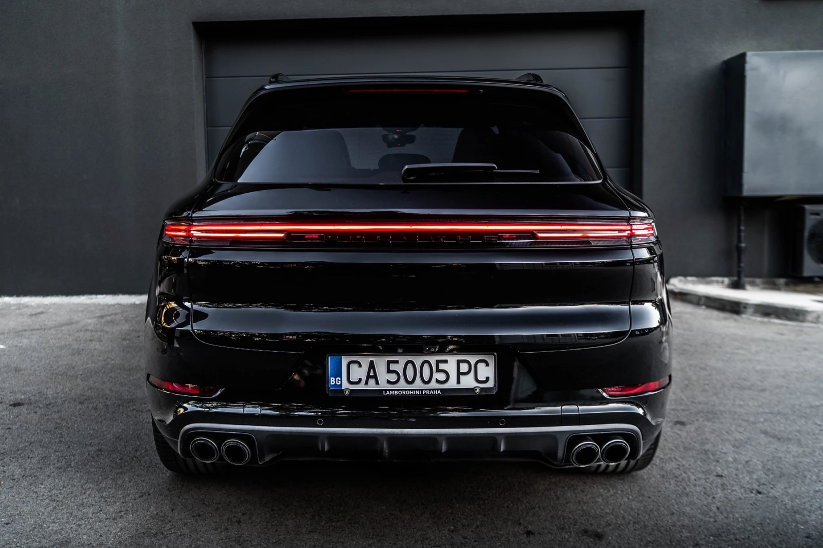 Porsche Cayenne Black Edition ПЕРФЕКТНА - изображение 4