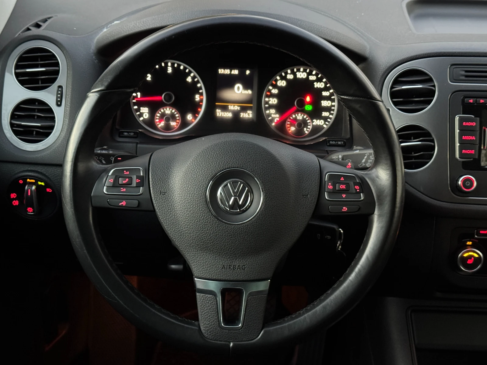 VW Tiguan 2.0TDI* 4x4* СЕРВИЗНА КНИЖКА С ПЪЛНА ИСТОРИЯ В VW  - изображение 10