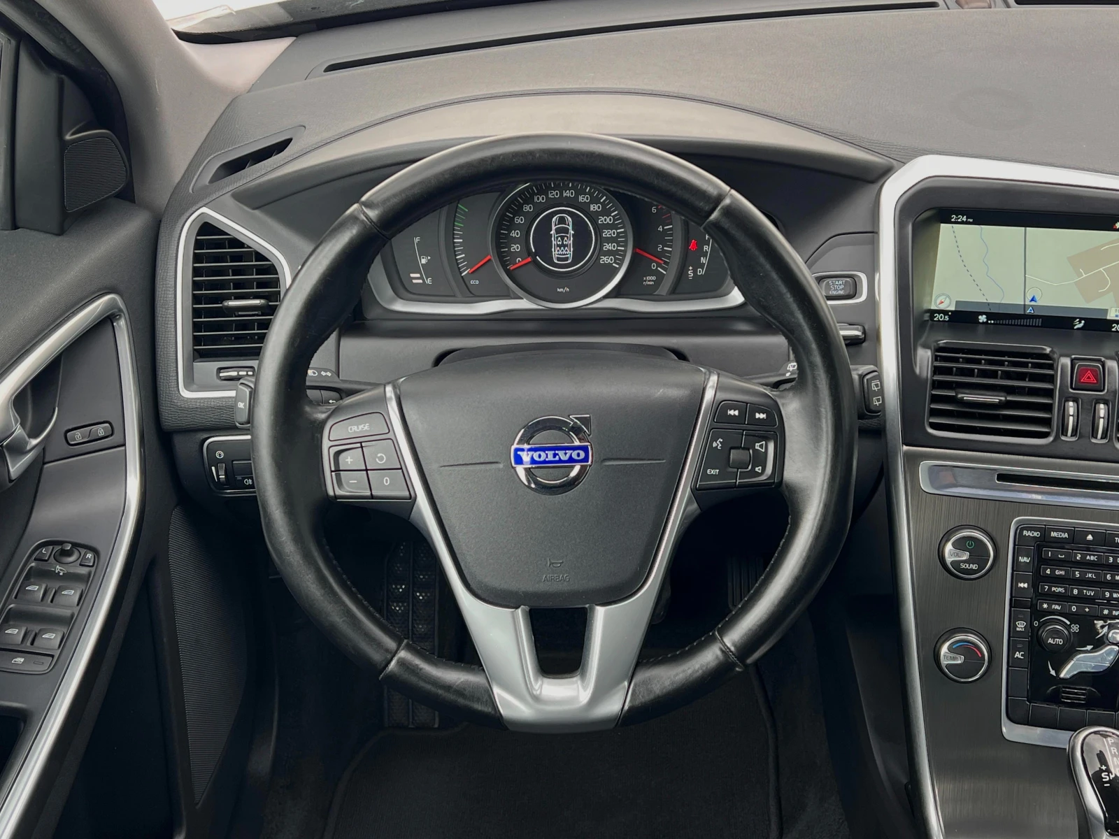 Volvo XC60 2.4d AWD 138000km, снимка 8 - Автомобили и джипове - 54662521