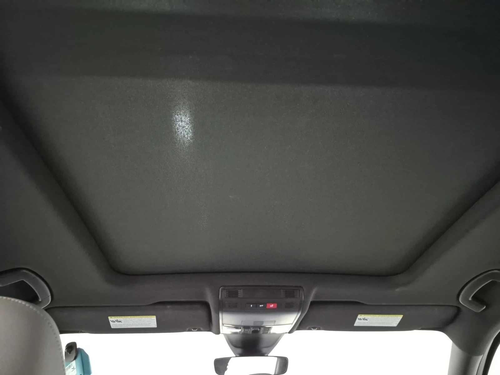 VW Tiguan HIGHLINE R-LINE/AWD/Pano/Camera/2 Комплекта джанти, снимка 14 - Автомобили и джипове - 54948548