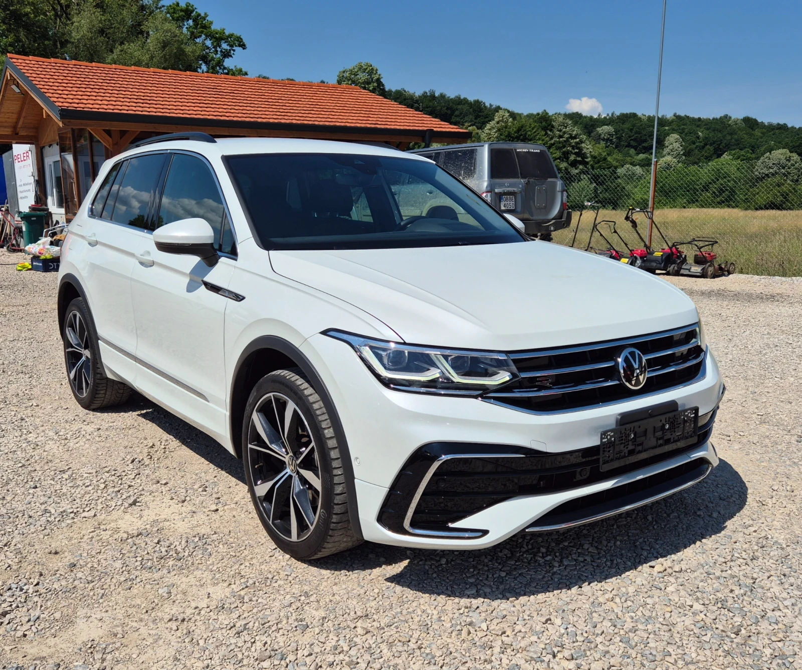 VW Tiguan 2.0TDI* R-LINE* 4X4* ШВЕЙЦАРИЯ* , снимка 6 - Автомобили и джипове - 54977637