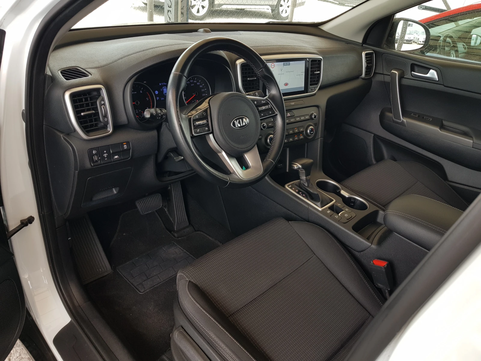 Kia Sportage GT Line 30th Ann/Автоматик /11/2021г. ЛИЗИНГ, снимка 9 - Автомобили и джипове - 55034120