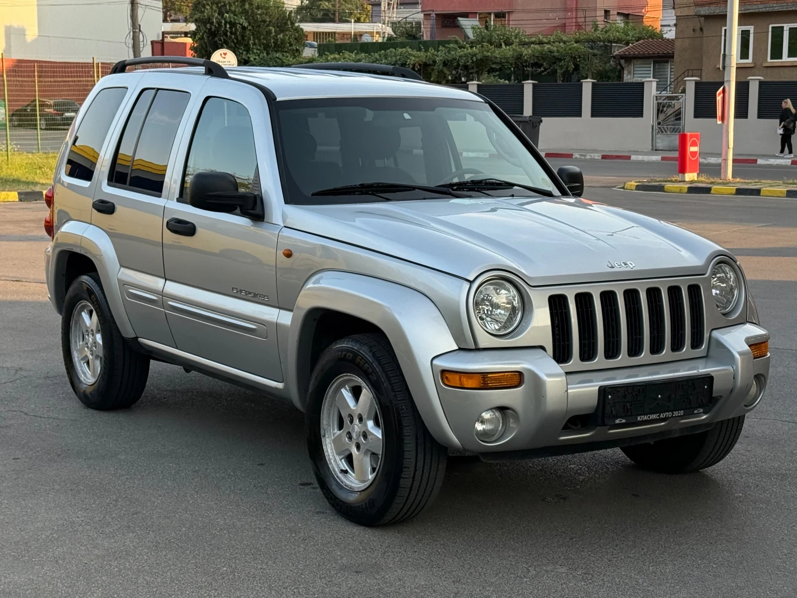 Jeep Cherokee 2.5CRD Климатик/4х4/Кожа/Внос Италия, снимка 5 - Автомобили и джипове - 55909628