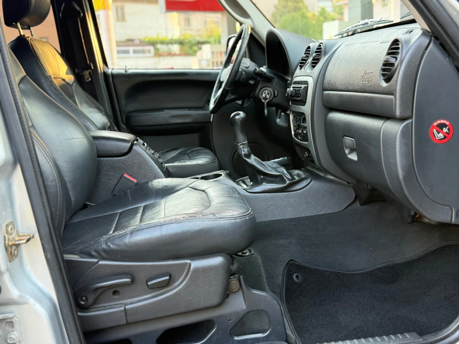 Jeep Cherokee 2.5CRD Климатик/4х4/Кожа/Внос Италия, снимка 15 - Автомобили и джипове - 55909628