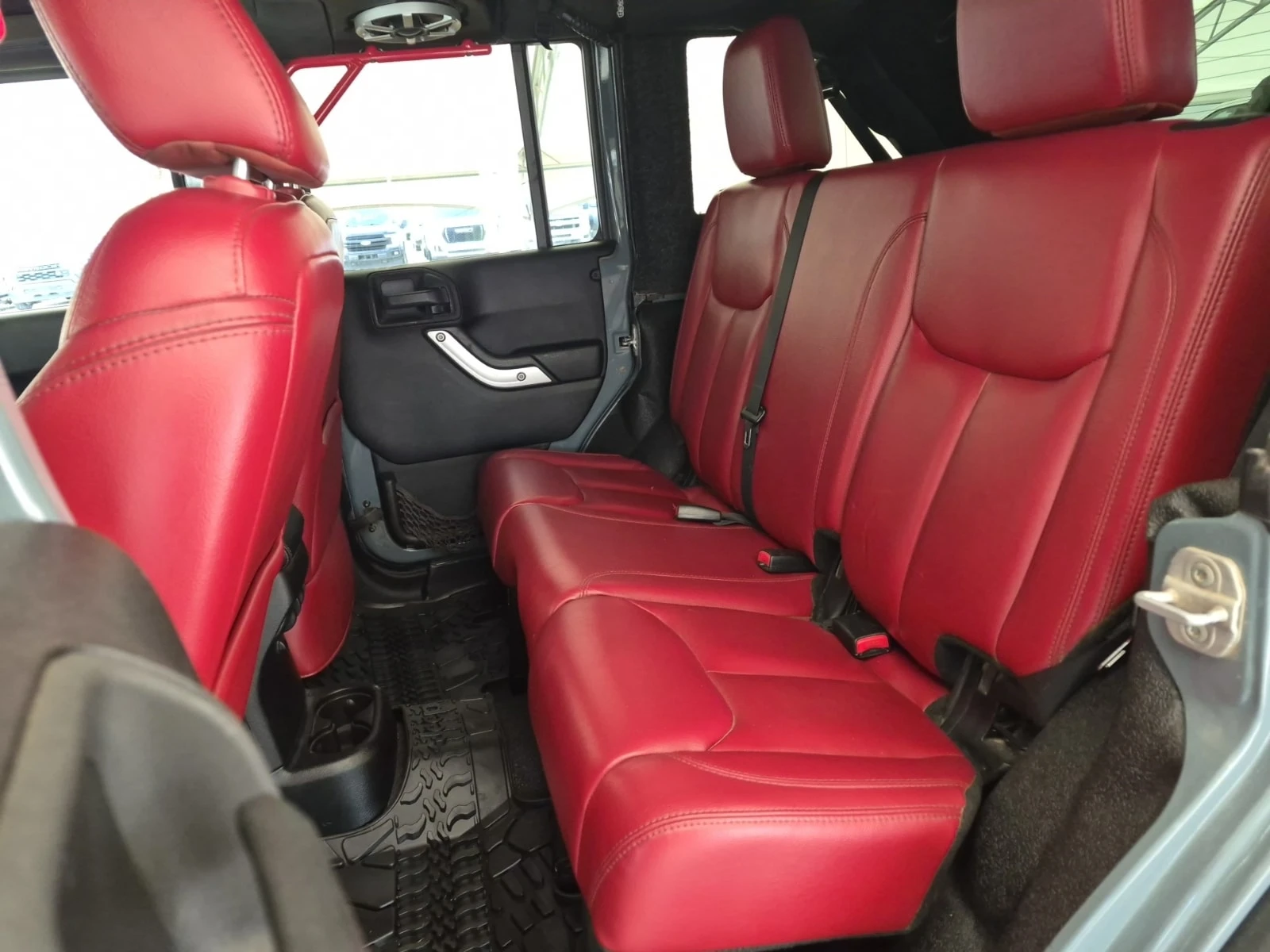 Jeep Wrangler * RUBICON 10TH ANNIVERSARY * АВТОКРЕДИТ* , снимка 12 - Автомобили и джипове - 55927376