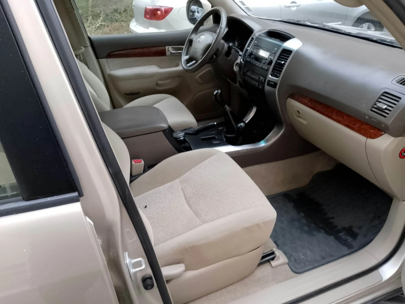 Toyota Land cruiser J120, снимка 6 - Автомобили и джипове - 56684542