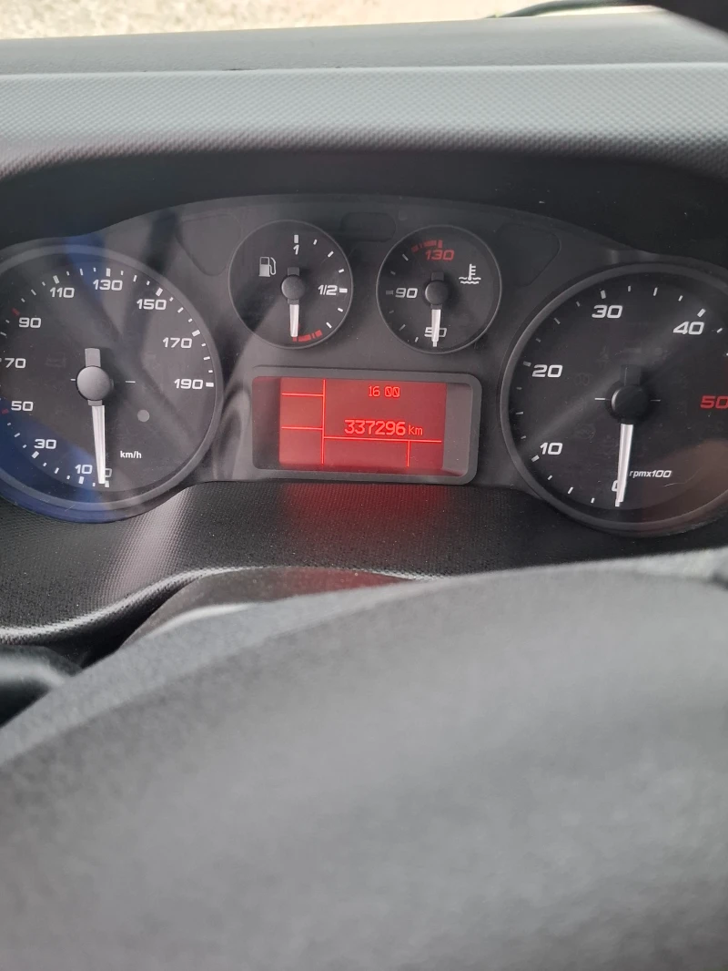 Iveco Daily Euro6B/220V/Климатик, снимка 8 - Бусове и автобуси - 52138844