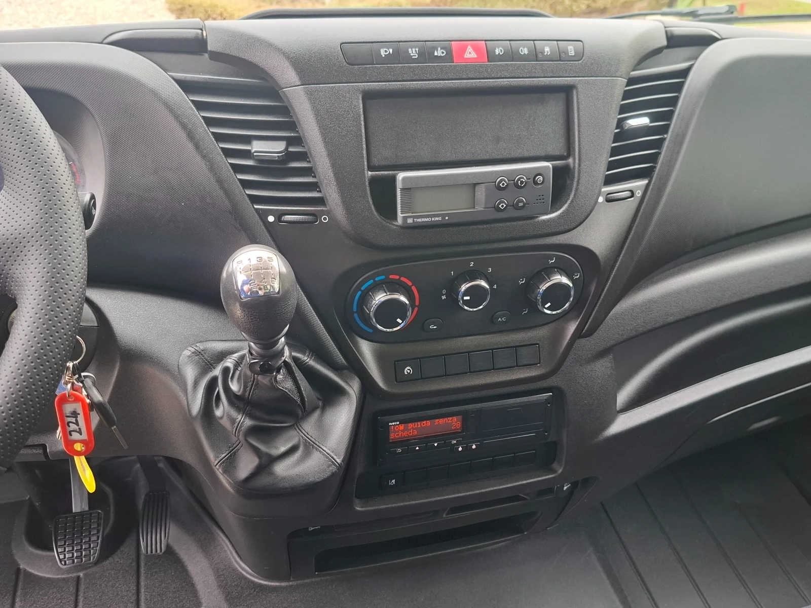 Iveco Daily Euro6B/220V/Климатик - изображение 9