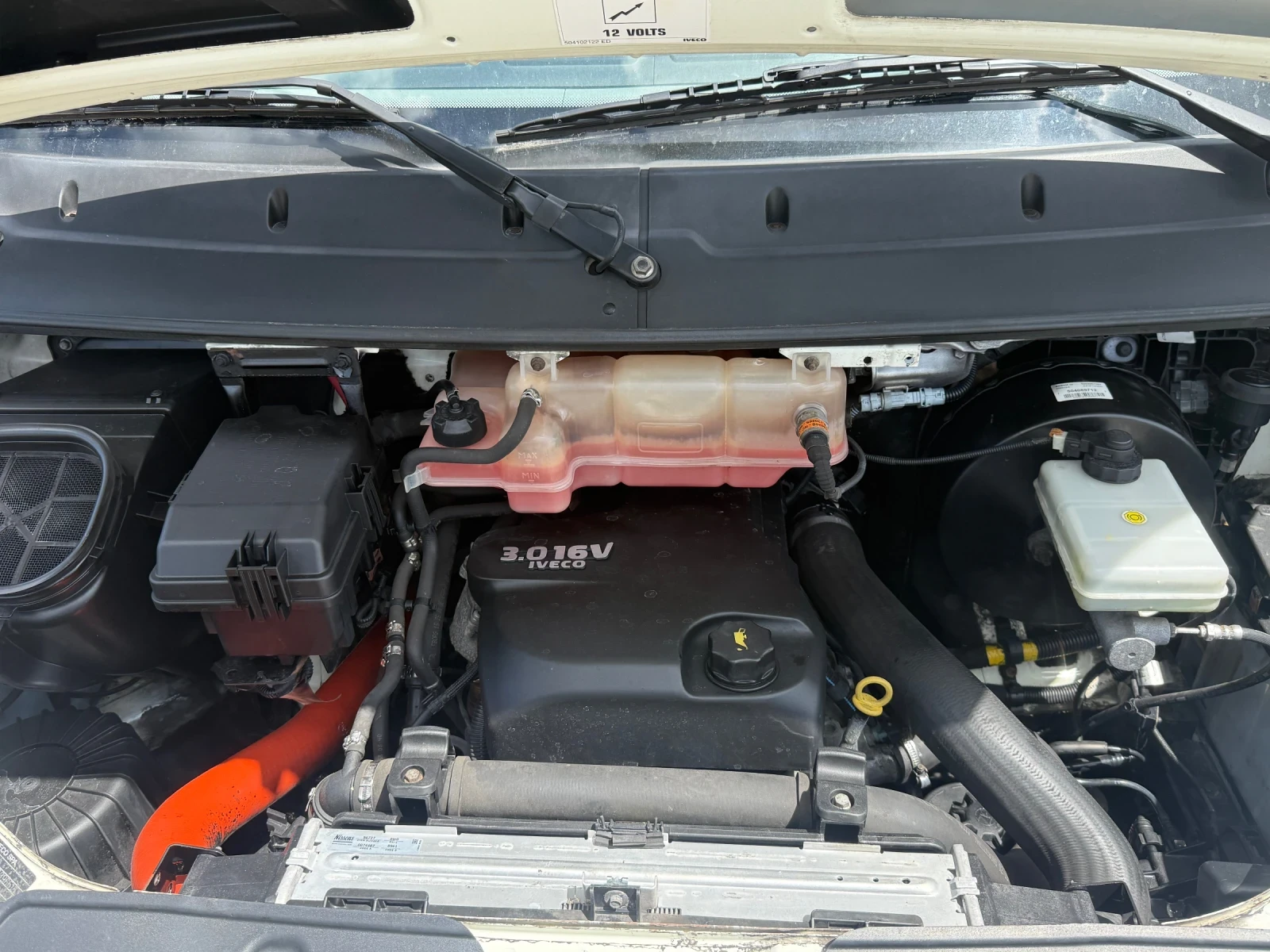 Iveco Daily 40C18 KAT Б 3.5Т, снимка 11 - Бусове и автобуси - 54596964