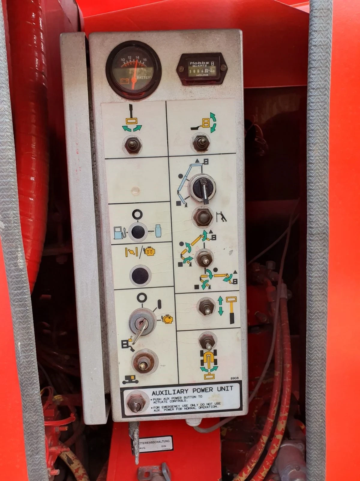 Автовишка Grove AMZ 86 XT  4x4x4, снимка 10 - Индустриална техника - 53936200