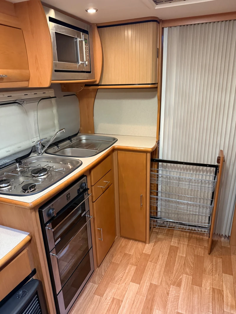 Каравана Compas Railly СПАЛНЯ, снимка 14 - Каравани и кемпери - 52964402