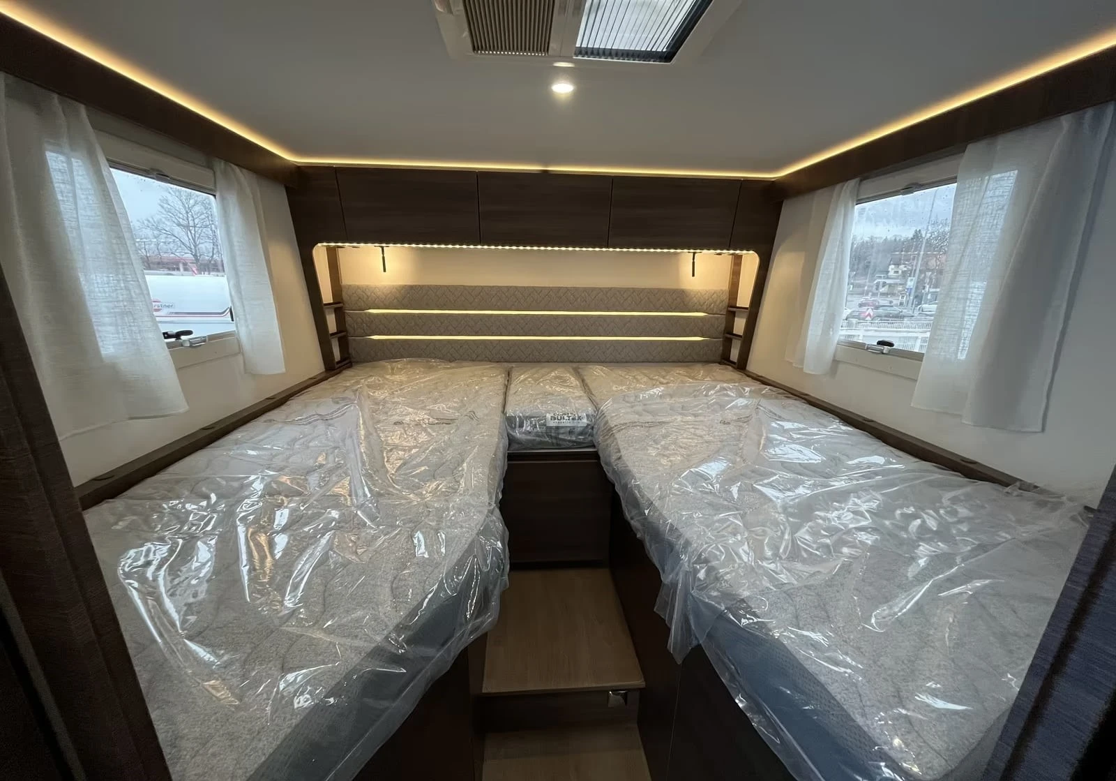 Кемпер Rapido 8066DF AL-KO AT8 Двоен под 2026, снимка 5 - Каравани и кемпери - 53747650