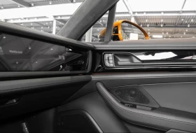 Porsche Panamera TURBO* E-HYBRID* HYPER* PANO* DISTR* 360CAM*  - 224800 € / 439670.58 лв. - 10754939 13