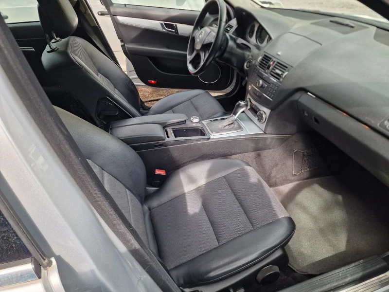 Mercedes-Benz C 220 Авангард, снимка 10 - Автомобили и джипове - 46949367