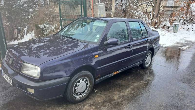 VW Vento, снимка 4 - Автомобили и джипове - 48668181