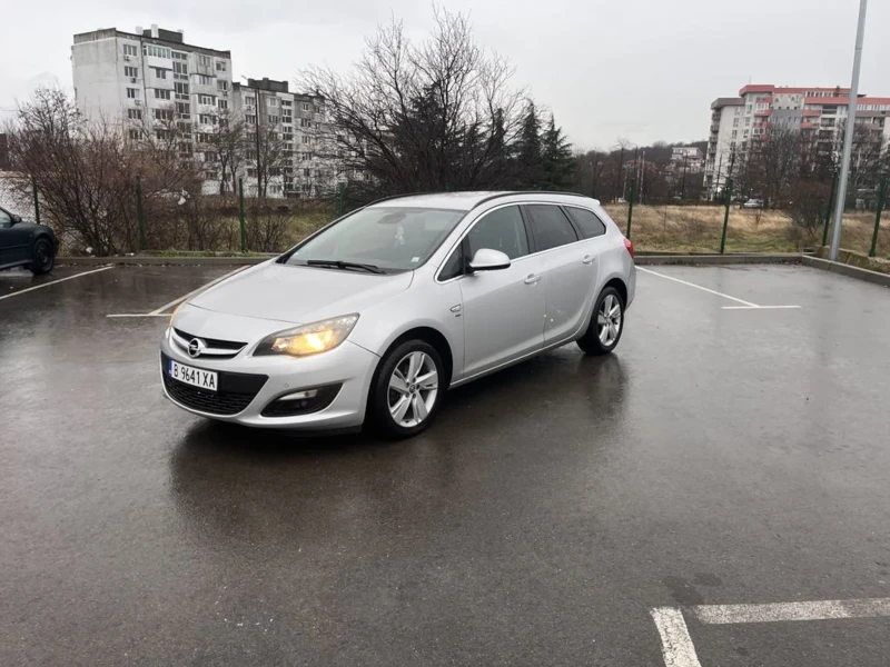 Opel Astra, снимка 1 - Автомобили и джипове - 49531345