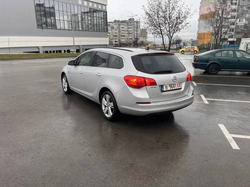 Opel Astra, снимка 3 - Автомобили и джипове - 49531345