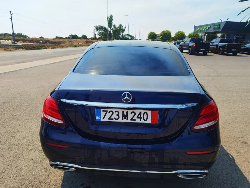 Mercedes-Benz E 220 W213 Самопаркиране, снимка 6 - Автомобили и джипове - 53156570