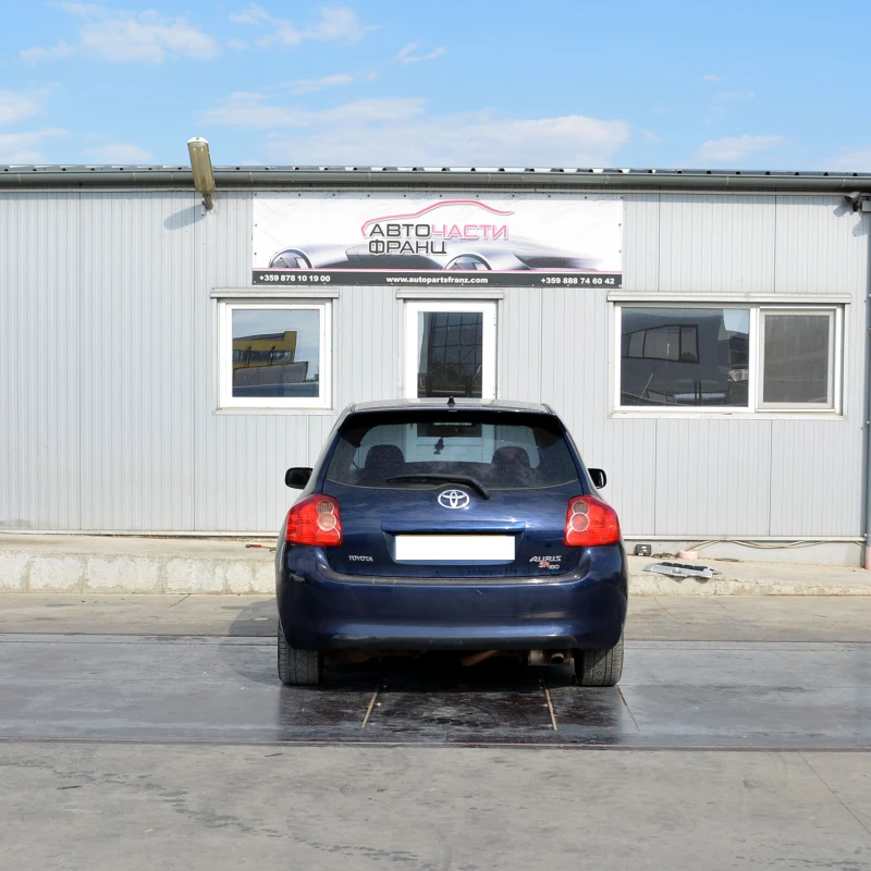 Toyota Auris 2.2 D-CAT, снимка 4 - Автомобили и джипове - 51299705