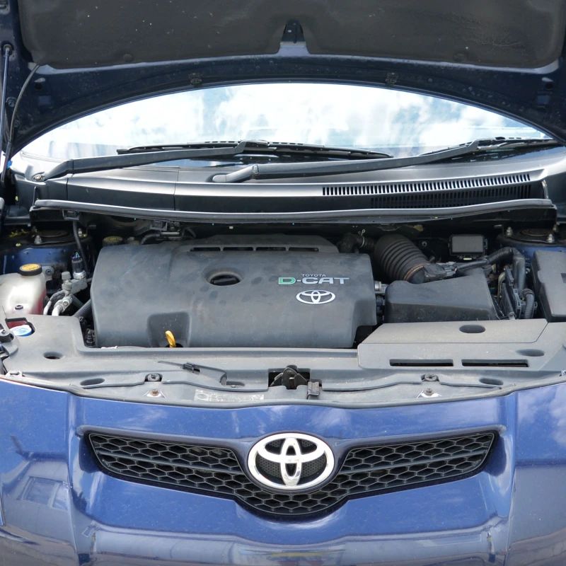 Toyota Auris 2.2 D-CAT, снимка 7 - Автомобили и джипове - 51299705