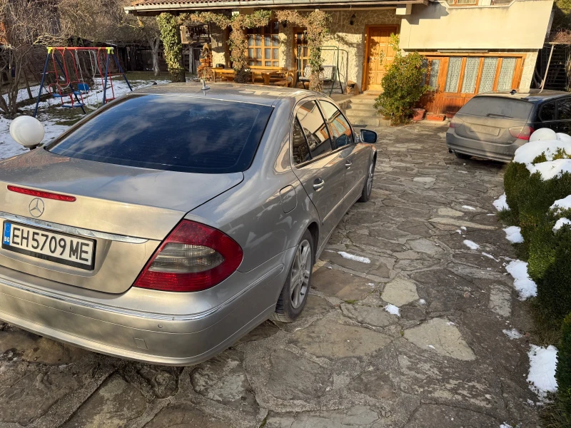 Mercedes-Benz E 220, снимка 6 - Автомобили и джипове - 52258426