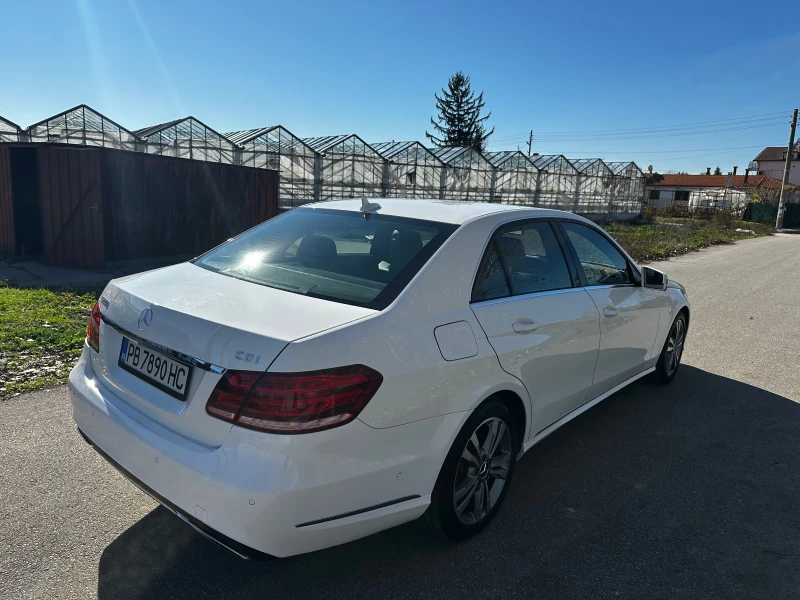 Mercedes-Benz E 220, снимка 4 - Автомобили и джипове - 52418197